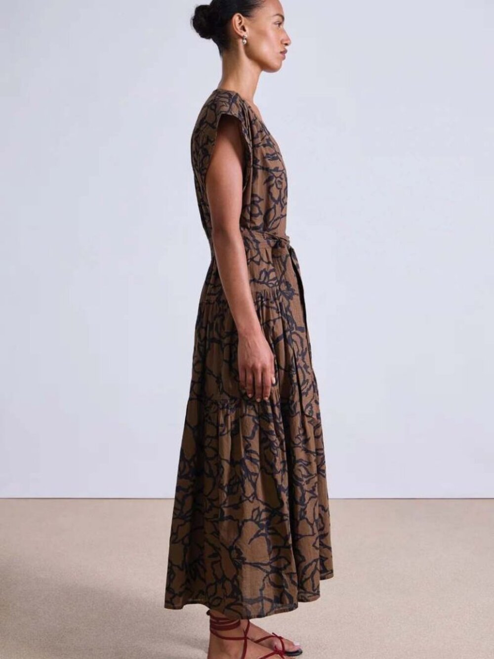🌟 Apiece Apart Agathe Brown Floral Tier Maxi Dress with Waist Tie Belt · Small - Picture 3 of 4
